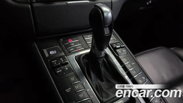 Porsche Macan 2017 — фото 9