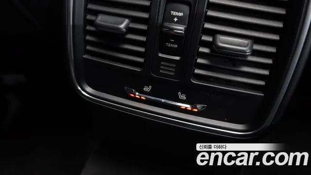 Porsche Macan 2017 — фото 12