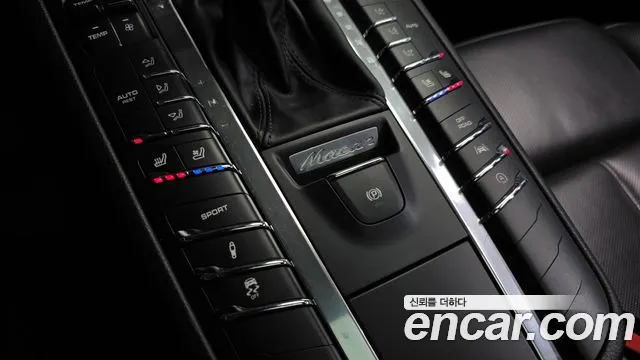 Porsche Macan 2017 — фото 18