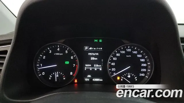 Hyundai AVANTE 2018 — фото 10