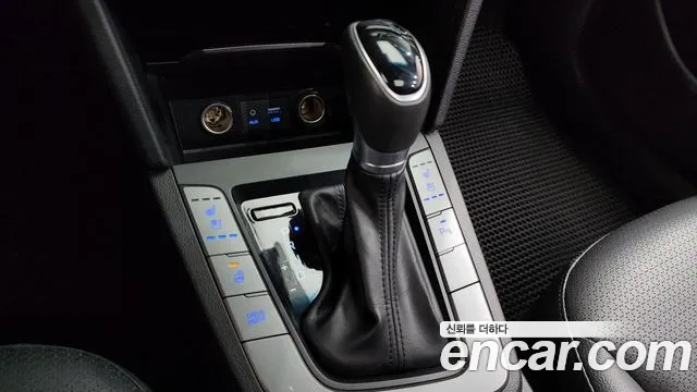 Hyundai AVANTE 2018 — фото 11