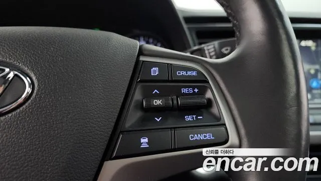 Hyundai AVANTE 2018 — фото 18