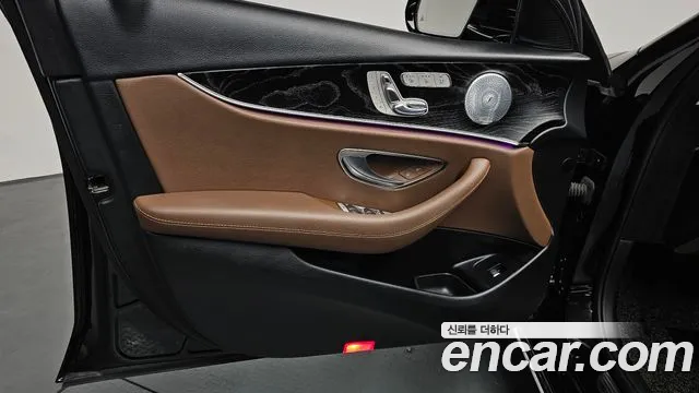 Mercedes-Benz E-Class 2018 — фото 13