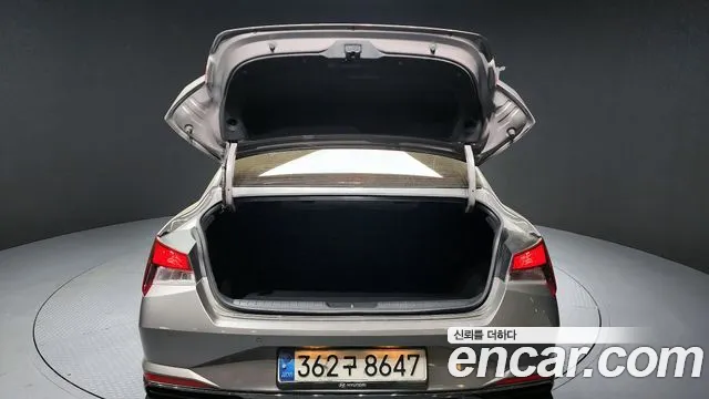 Hyundai AVANTE 2021 — фото 20