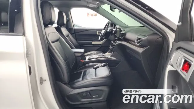 Ford Explorer 2022 — фото 17