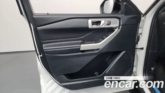 Ford Explorer 2022 — фото 14