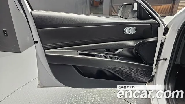 Hyundai AVANTE 2021 — фото 14