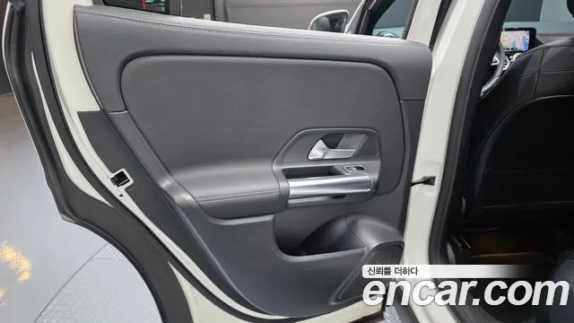 Mercedes-Benz GLA-Class 2021 — фото 15