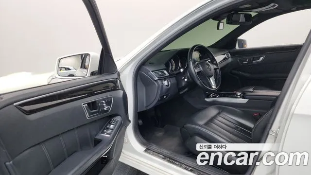 Mercedes-Benz E-Class 2015 — фото 10