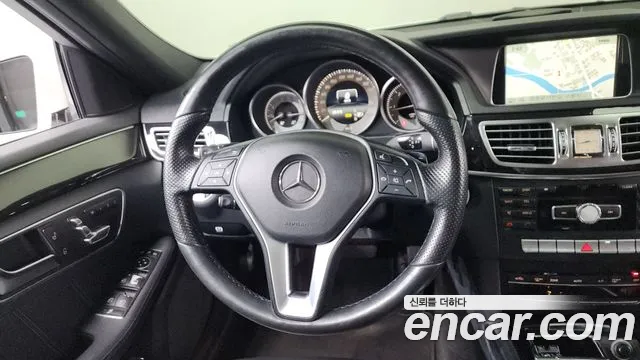 Mercedes-Benz E-Class 2015 — фото 12