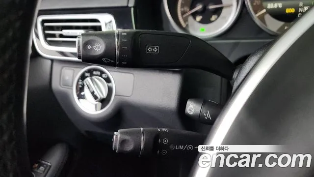 Mercedes-Benz E-Class 2015 — фото 17