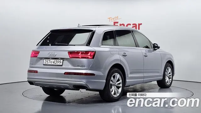 Audi Q7 2019 — фото 2