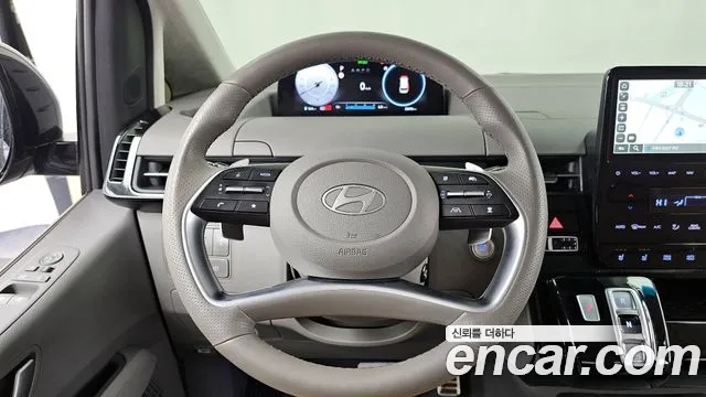 Hyundai Staria 2025 — фото 19