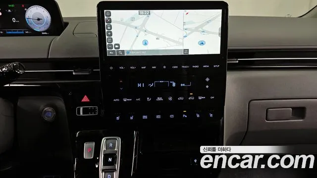 Hyundai Staria 2025 — фото 20