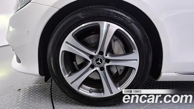 Mercedes-Benz E-Class 2017 — фото 5