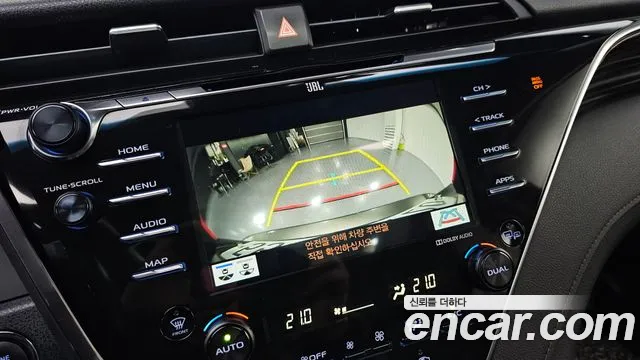 Toyota Camry 2018 — фото 20