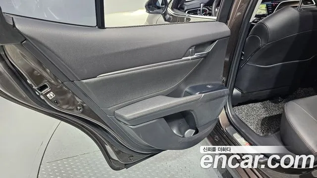 Toyota Camry 2018 — фото 15