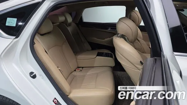 Hyundai Genesis 2016 — фото 11