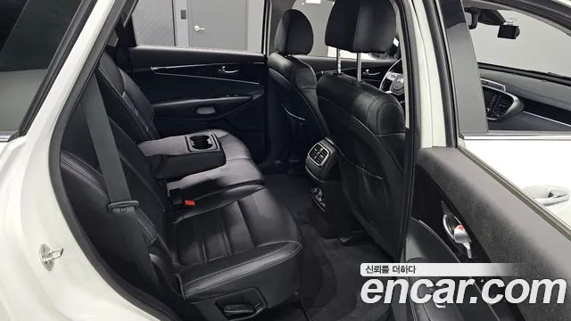 Kia Sorento 2019 — фото 16