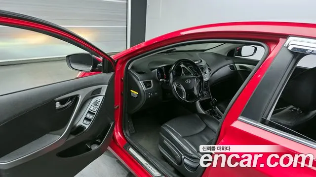 Hyundai AVANTE 2015 — фото 13