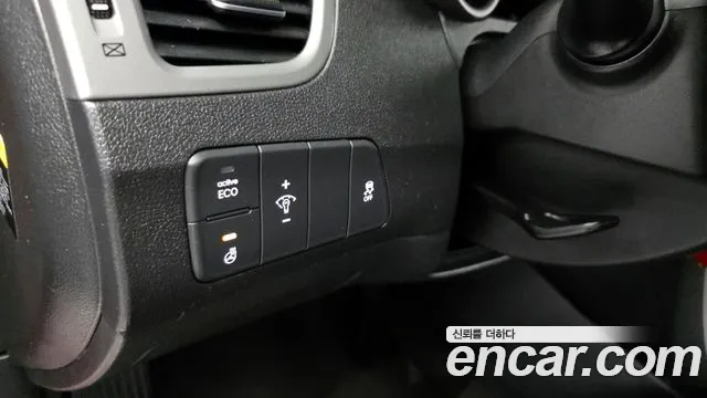 Hyundai AVANTE 2015 — фото 20