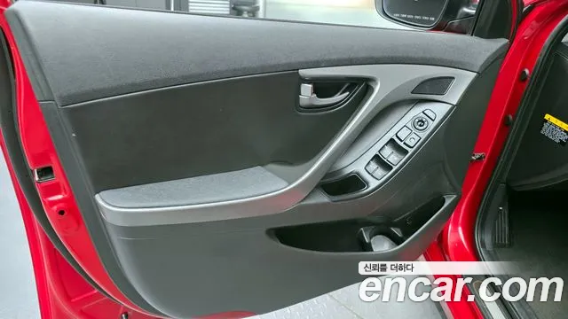 Hyundai AVANTE 2015 — фото 14
