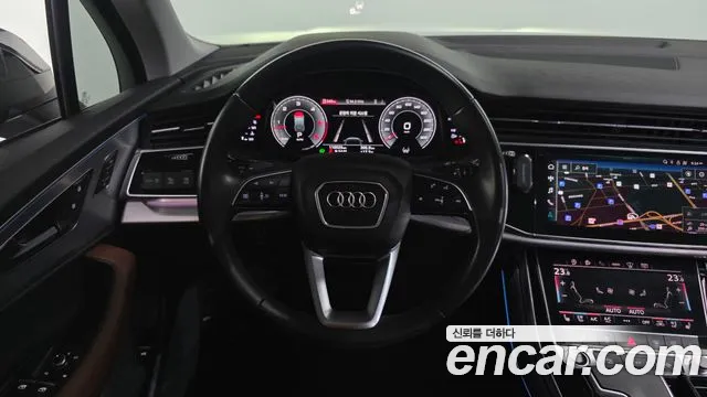 Audi Q7 2021 — фото 19