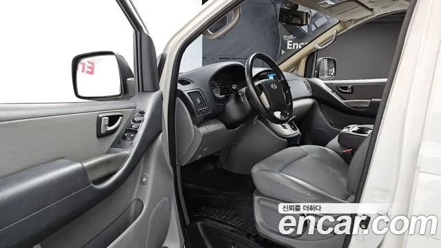 Hyundai Starex 2011 — фото 10