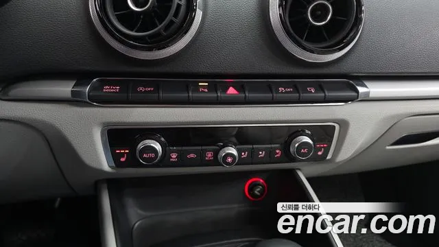 Audi A3 2015 — фото 18