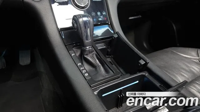 Ford Taurus 2015 — фото 12