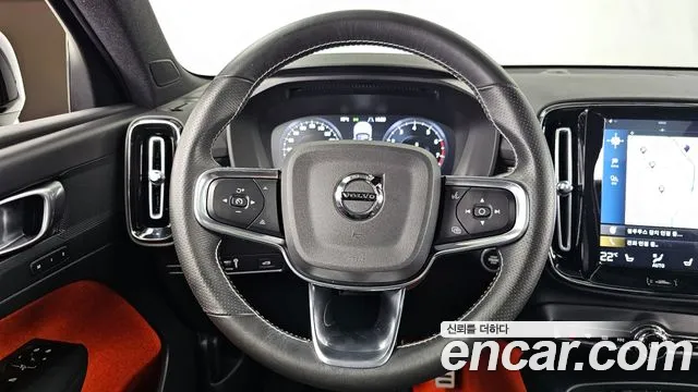 Volvo XC40 2021 — фото 19