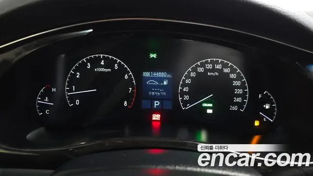 Hyundai Genesis 2012 — фото 11