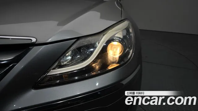Hyundai Genesis 2012 — фото 8