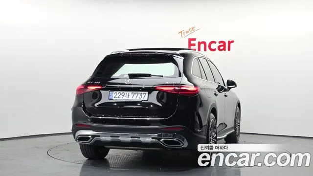 Mercedes-Benz GLC-Class 2023 — фото 4