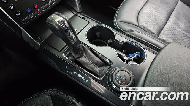 Ford Explorer 2017 — фото 12