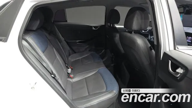 Hyundai Ioniq 2018 — фото 18