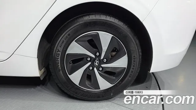 Hyundai Ioniq 2018 — фото 7