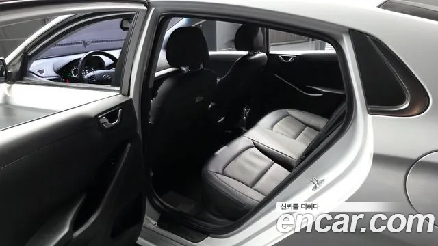 Hyundai Ioniq 2018 — фото 16