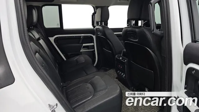 Land Rover Defender 2020 — фото 12
