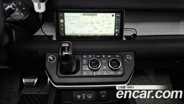 Land Rover Defender 2020 — фото 14