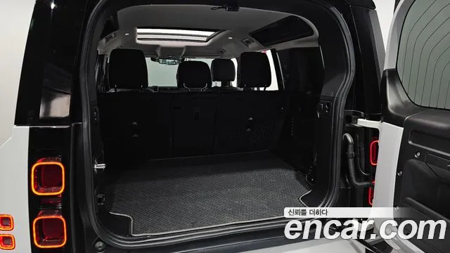 Land Rover Defender 2020 — фото 20