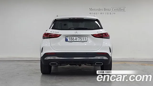 Mercedes-Benz GLA-Class 2023 — фото 4