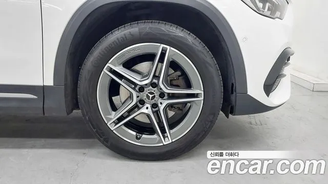 Mercedes-Benz GLA-Class 2023 — фото 5