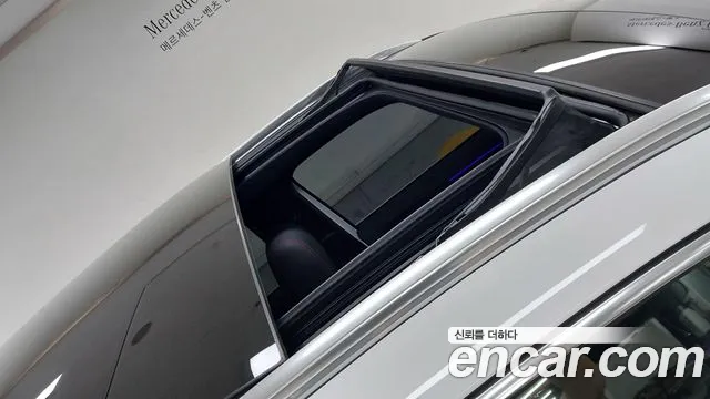 Mercedes-Benz GLA-Class 2023 — фото 12