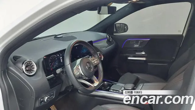 Mercedes-Benz GLA-Class 2023 — фото 13