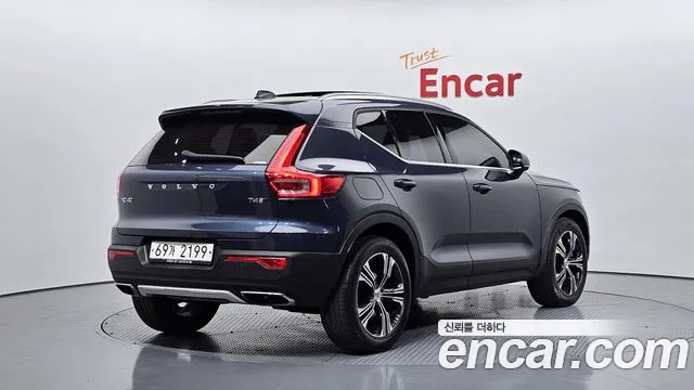 Volvo XC40 2019 — фото 2
