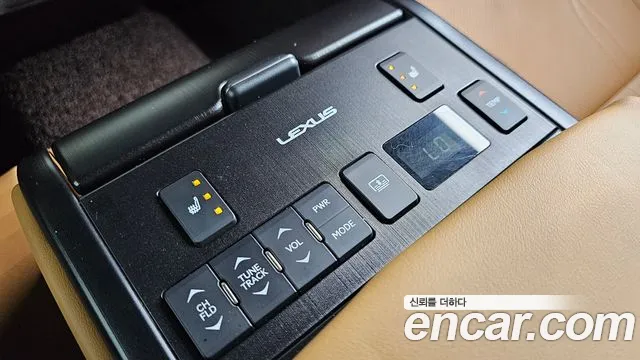 Lexus ES 2019 — фото 18