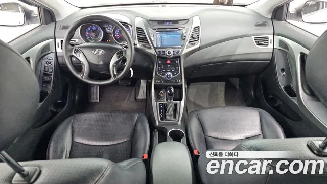 Hyundai AVANTE 2014 — фото 10