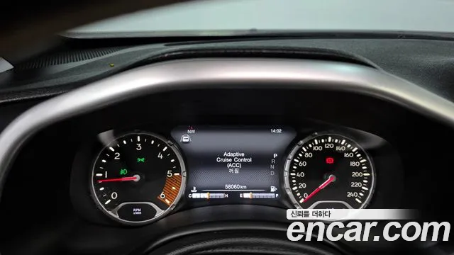 Jeep Renegade 2019 — фото 11