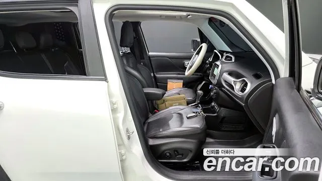 Jeep Renegade 2019 — фото 17